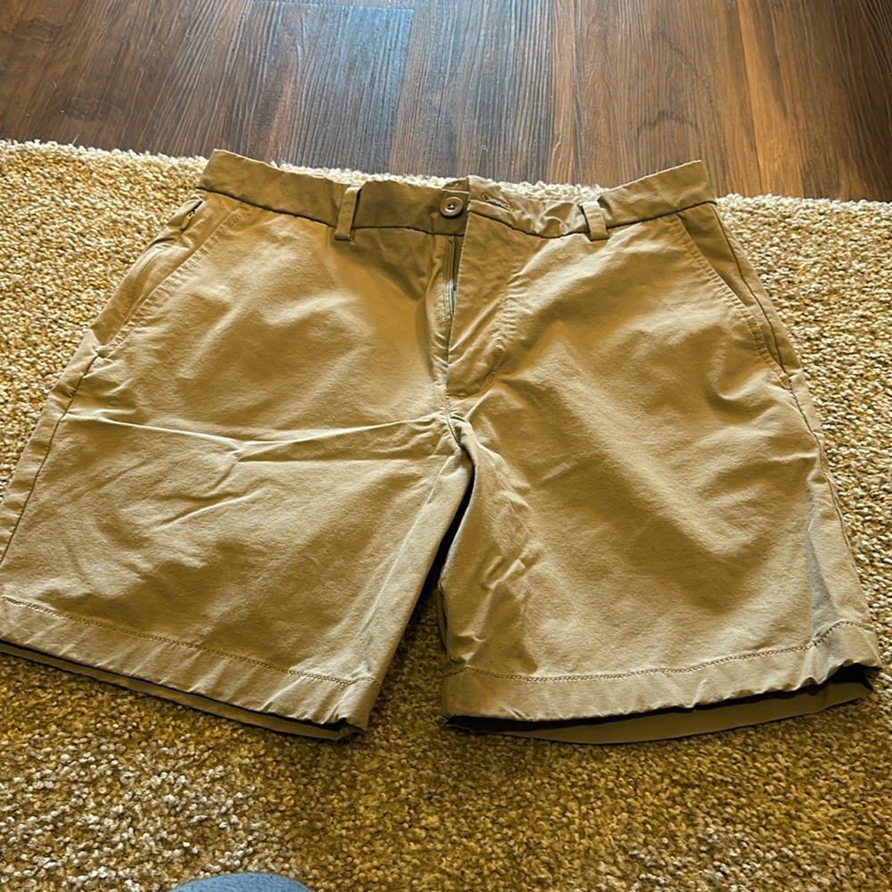 Men’s Vineyard Vines 7” On-The-Go shorts